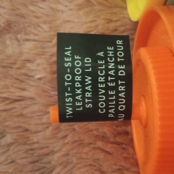 Starbucks Vacuumed Insulated Venti cold cups X2 (Non-spill) - Picture 3 of 6